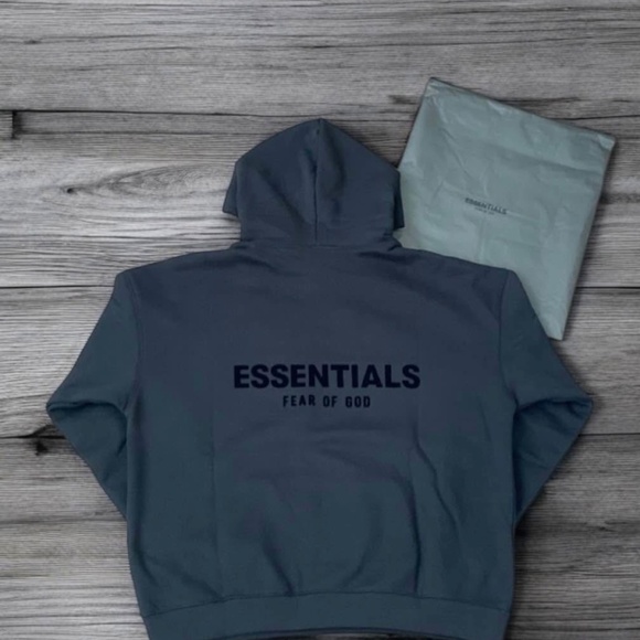 New Essentials Hoodie Black colour with tags and dust bag - Picture 2 of 2